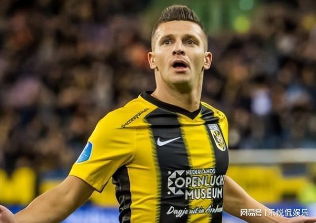 人瞩目的悬 人瞩目的悬